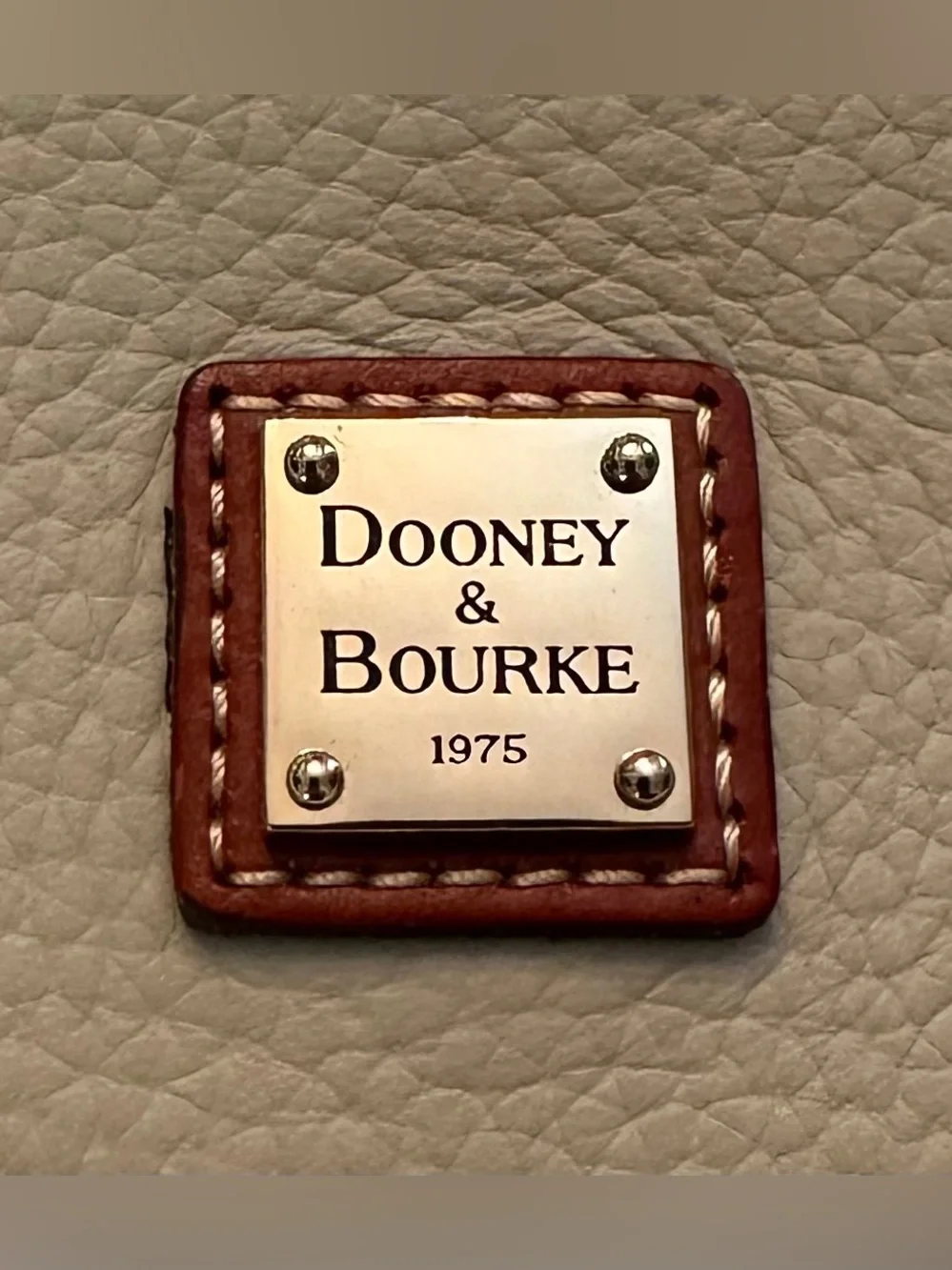 DOONEY & BOURKE OFF-WHITE/CREAM PEBBLE GRAIN LEATHER CLUTCH/WSLLET